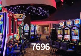Sinta a adrenalina dos jogos de cassino com 7696